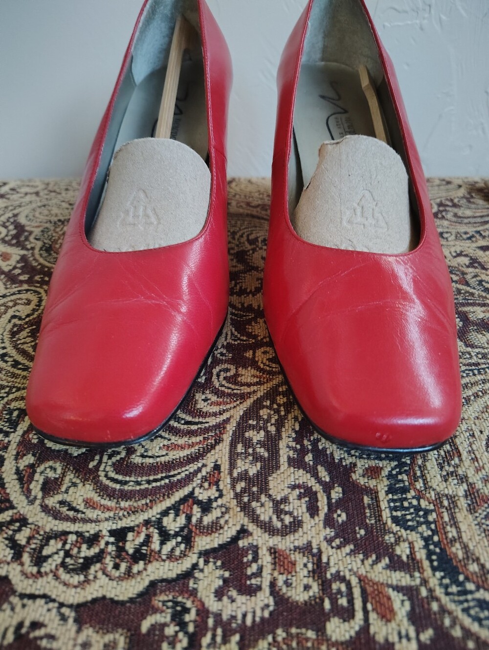 Women's Newport News Red Leather Square Toe Slip-On Block Heel Pumps Wide 7